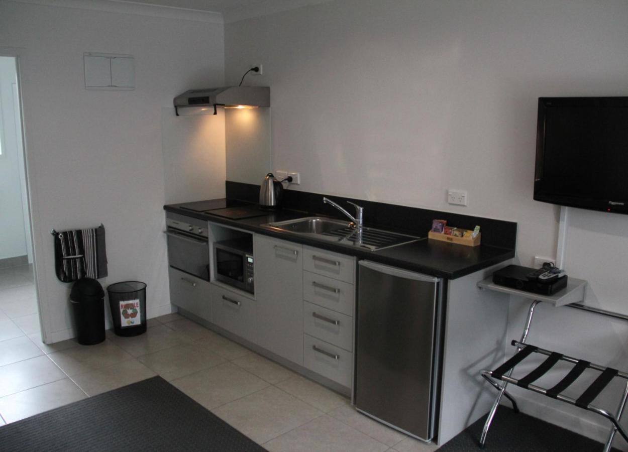 Pukekura Motor Lodge New Plymouth Eksteriør billede A kitchenette in a hotel