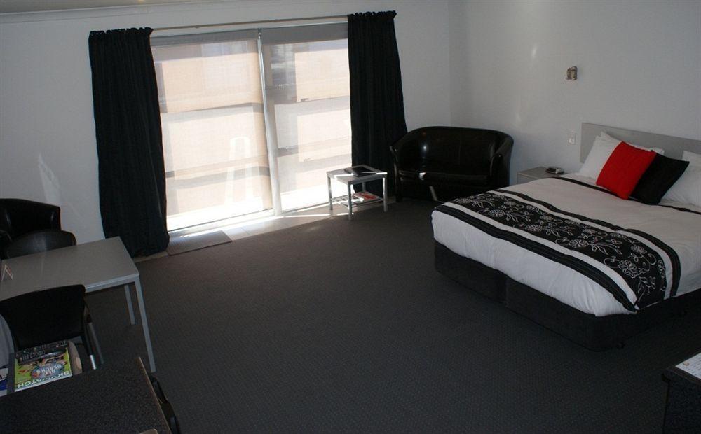 Pukekura Motor Lodge New Plymouth Eksteriør billede A room at the hotel
