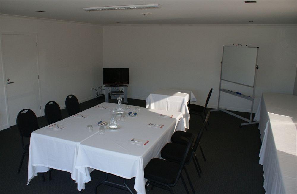 Pukekura Motor Lodge New Plymouth Eksteriør billede The boardroom at the National Institute of Dramatic Art