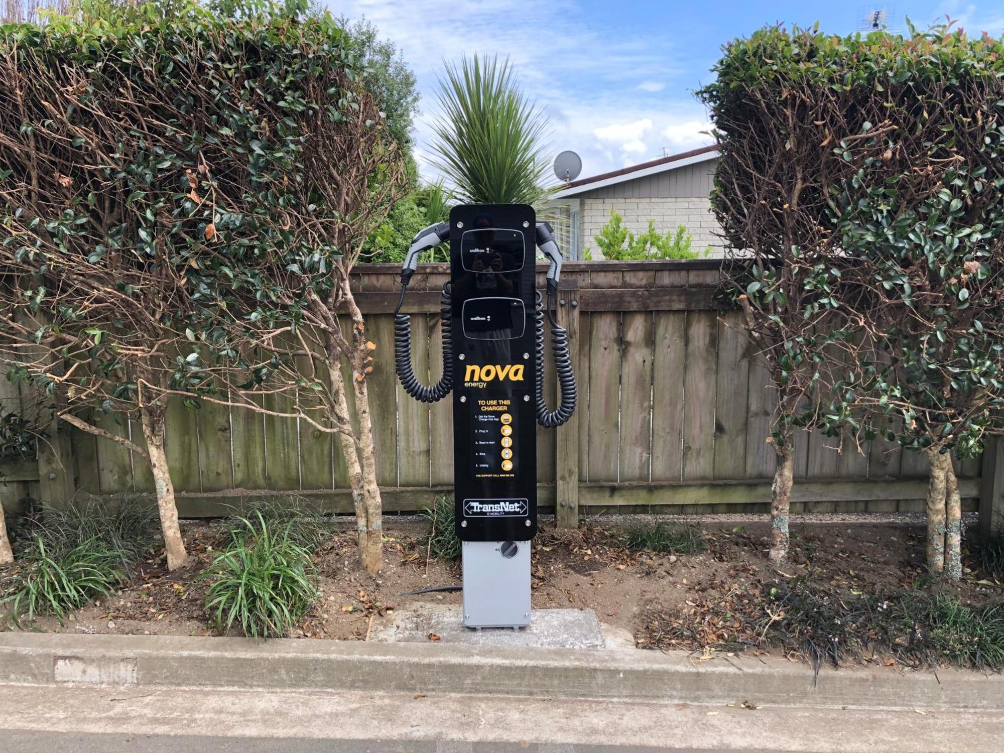 Pukekura Motor Lodge New Plymouth Eksteriør billede Nova EV charging station
