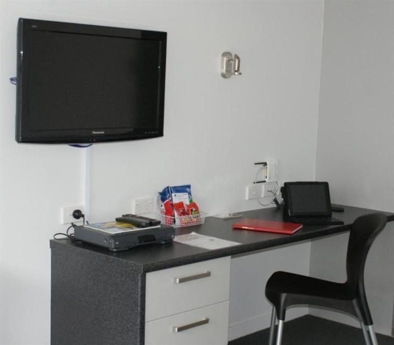 Pukekura Motor Lodge New Plymouth Eksteriør billede A typical office at the University of Applied Sciences and Medical University of Southern Tyrol